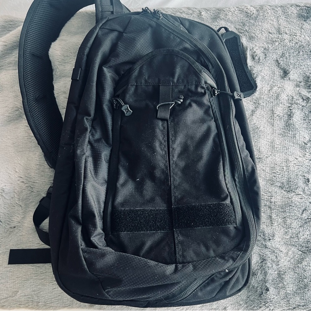 Vertx Commuter 2.0 Sling Bag